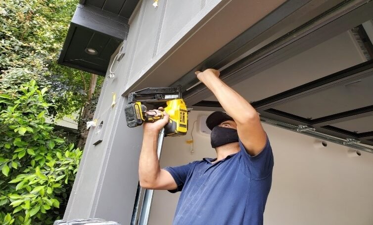 Emergency Garage Door Repair in Miramar FL